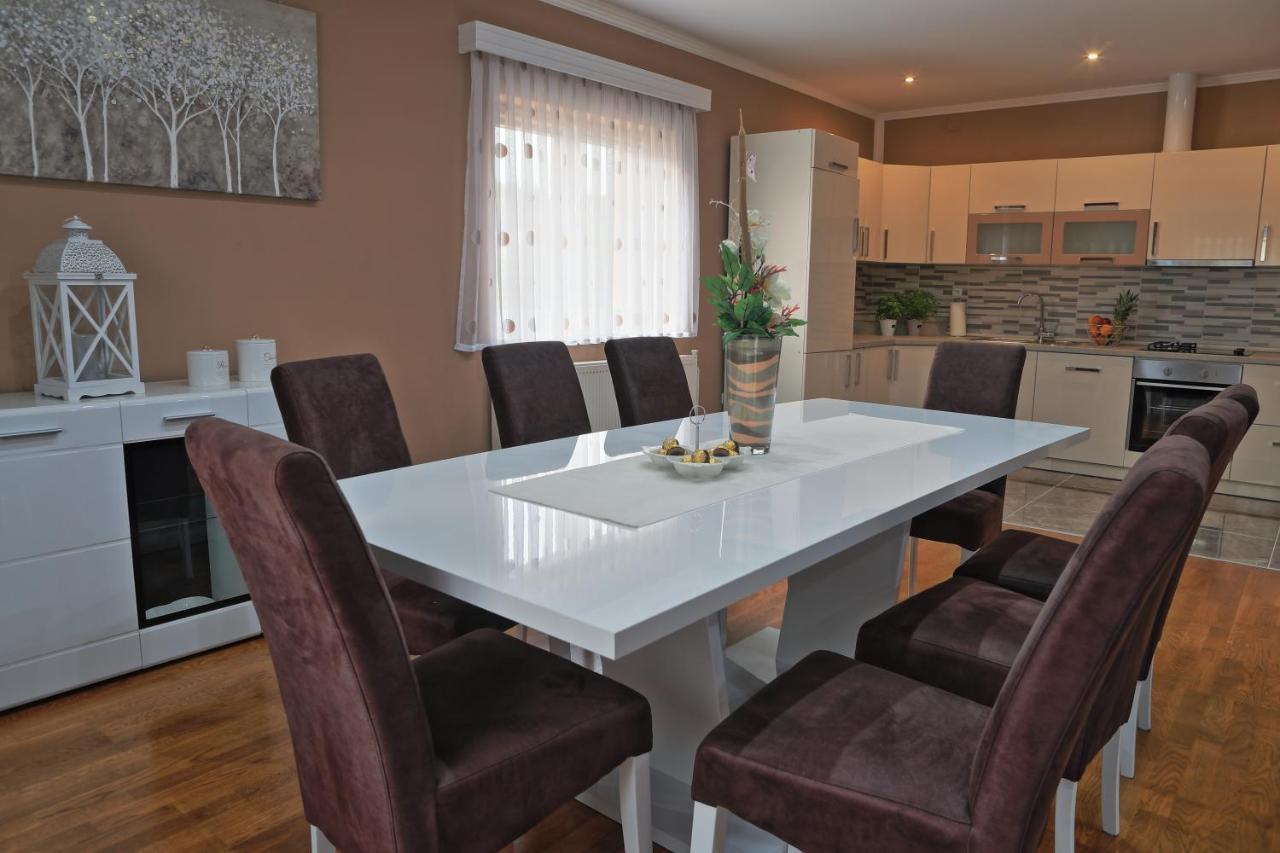 אוטוצאץ Holiday House Lana מראה חיצוני תמונה