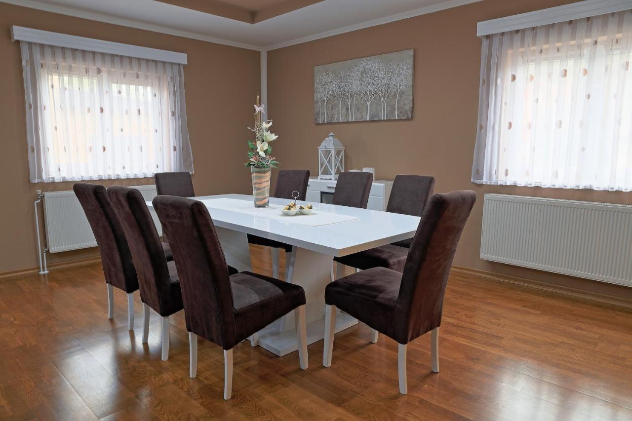 אוטוצאץ Holiday House Lana מראה חיצוני תמונה