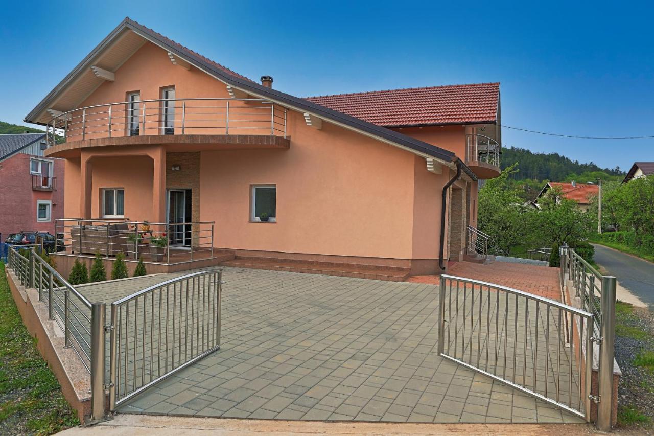 אוטוצאץ Holiday House Lana מראה חיצוני תמונה